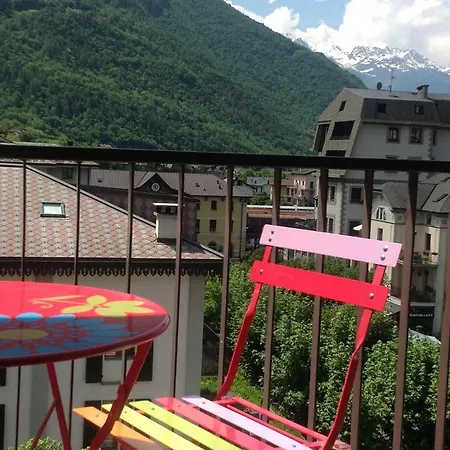 Elisa 50m Trenino Rosso شقة *